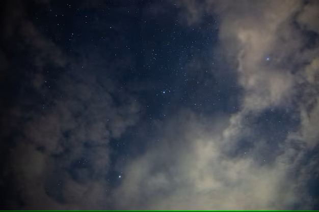 Cielo nocturno nublado